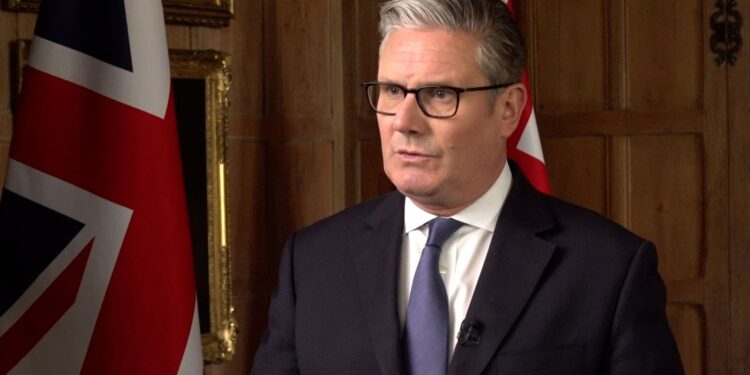 Starmer breekt vloek van kabinetsdag met succes.