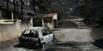 Families ervaren nachtmerrie door dreigende bosbrand in Marseille