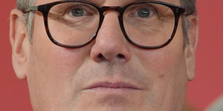 Starmer geraakt nerveus door geschorste Labour MPs