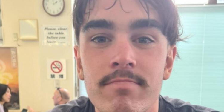 Verdwaald op zee, gevonden op woestijneiland