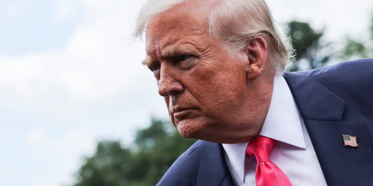 Zelenski moet zich richten op binnenlandse problemen, niet op Moskou