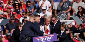 Zes agenten geheime dienst beschikbaar bij Trump aanslagpoging