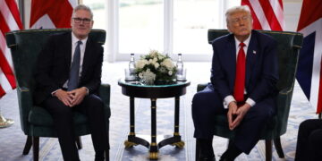 Trump bekritiseert Khan, Starmer verdedigt hem: “Hij is mijn vriend”