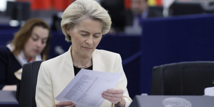Debatteren in Europees Parlement over motie van afkeuring tegen Ursula von der Leyen.