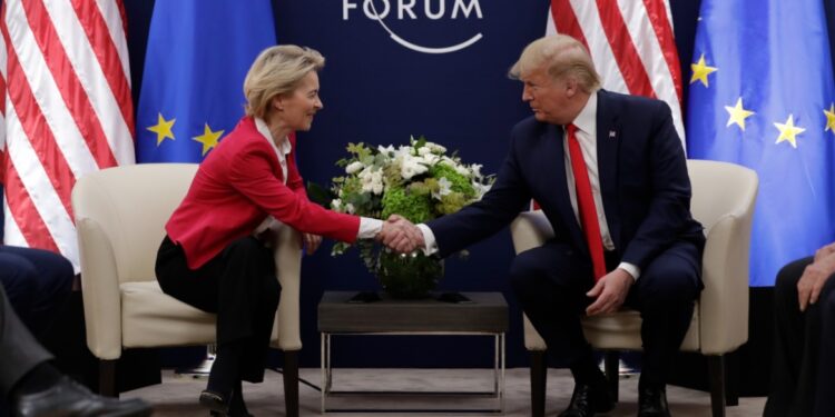 Angst in EU voor handelsovereenkomst Trump – von der Laenebijeenkomst