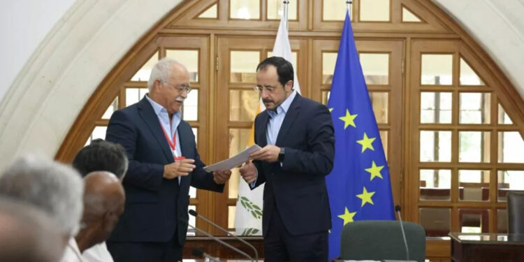 Turkse Cyprioten smeken om hulp bij etnische zuivering