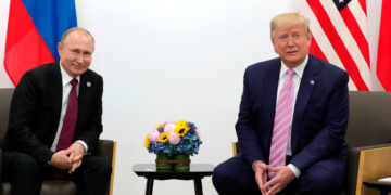 Trump-Poetin-top in Alaska: hoop, reserveringen en toekomstscenario’s