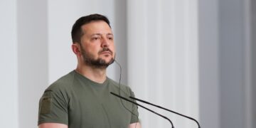 Zelenski beschuldigt Rusland van moorden voor Alaska-top