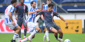 Olympiakos verspeelt kansen en speelt gelijk tegen Heracles