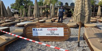 Strandrestaurant Rhodes: Louck & Fine zoeken paraplu’s zonder bewijs