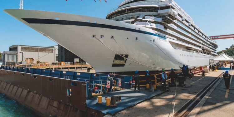 Een eerste blik op Viking Mira, het nieuwe £377m cruiseschip van het merk.
