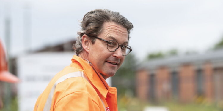 Voormalig Duitse minister vervolgd voor valse storting.