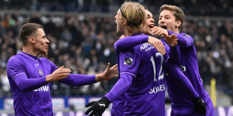Anderlecht rust uit na uitstel wedstrijd tegen Gent