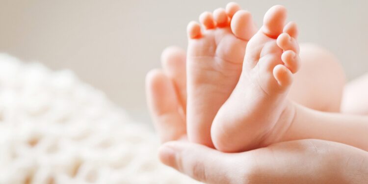 Recordbrekende geboorte: baby uit 30 jaar bevroren foetus in VS