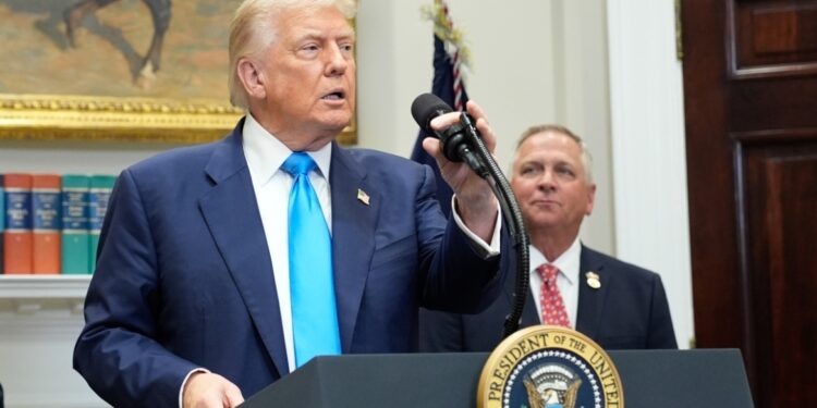 Trump legt Servië 35% linksbelasting op.