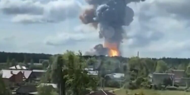 Rampzalige fabrieksexplosie eist 20 levens in Rusland