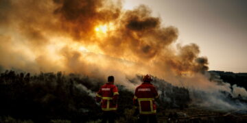 45-jarige brandweerman sterft in gevecht tegen vlammen in Portugal