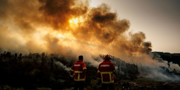 45-jarige brandweerman sterft in gevecht tegen vlammen in Portugal