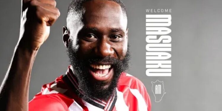 Mazouaku tekent tweejarig contract bij Sunderland.