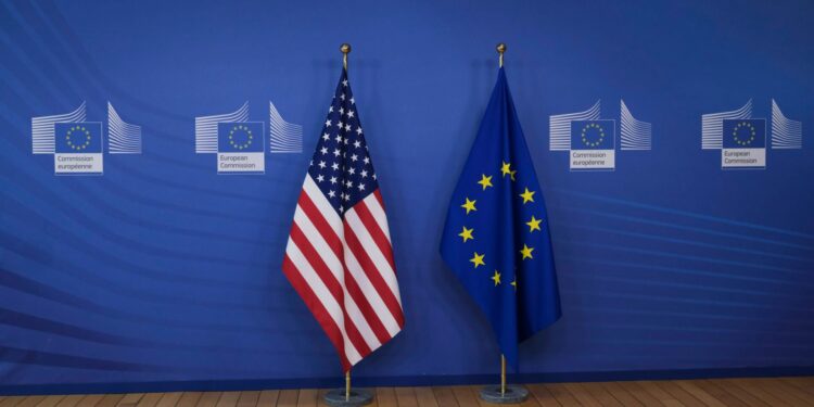 Europa betaalt Trump voor baden: Commissie gaat in zee met Amerikaanse president