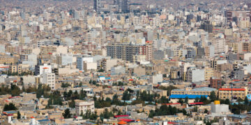 Iran sluit openbare diensten vanwege hittegolf en watertekorten
