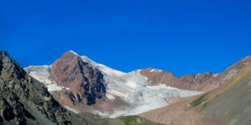 Italiaanse klimmer sterft in Kirgizië tijdens reddingspoging Russische teamgenoot