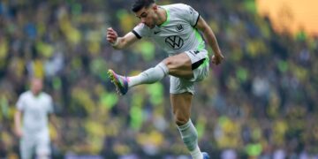 Έλληνας στόπερ στην κορυφή της λίστας της Λίβερπουλ