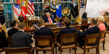 Trump beschuldigt Europeanen van sabotage in Oekraïne-discussies