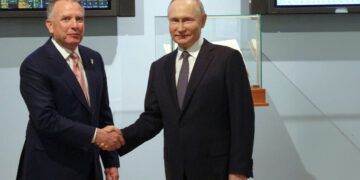 Trump stuurt Whitkov naar Rusland voor ultimatum aan Poetin.