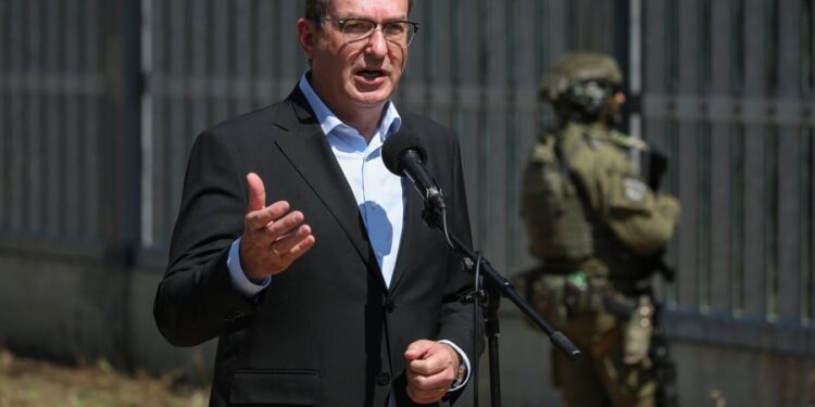 Minister kondigt uitbreiding grenscontroles aan in Duitsland