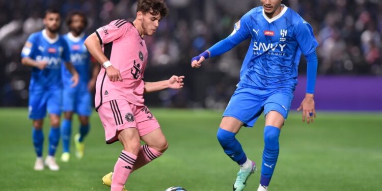 Noussair Mazraoui: Griekse verdediger maakt geschiedenis bij Inter Miami