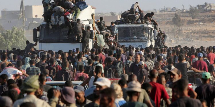Humanitaire vrachtwagens Gaza stranden: 90% bereikt bestemming niet