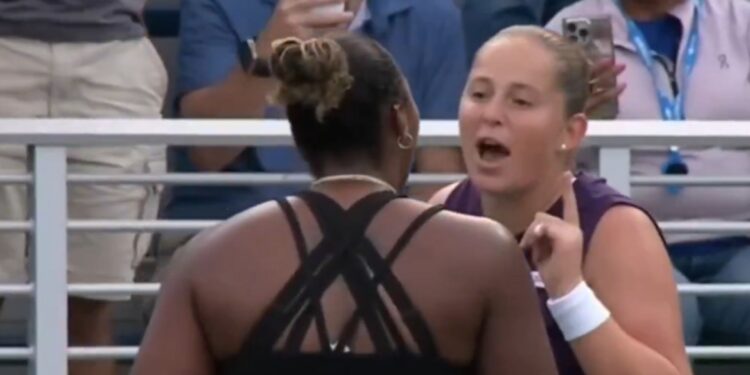 Racisme en ruzie tussen tennissters op US Open: Ostepenko beschuldigd van belediging