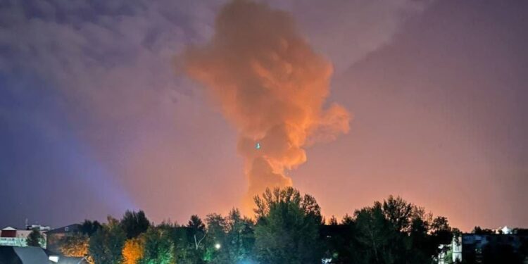 Olieraffinaderij in Saratov levert Russisch leger, Oekraïners getroffen