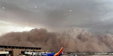 Stofstorm in zuidwesten VS zorgt voor stroomuitval en verblindt bestuurders
