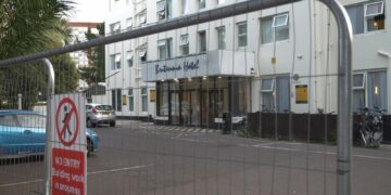 Stijging aantal asielzoekers in hotels onder Labour met 8%