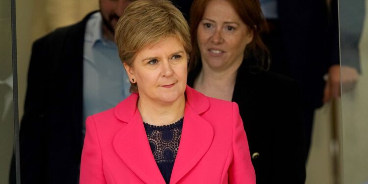 Memoires: ‘Mentaal martelen’ door Nicola Sturgeon – over seksualiteit en miskraam