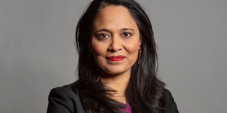 Homelessheidsminister Ali treedt af na claims van ‘exorbitante’ huurverhoging.