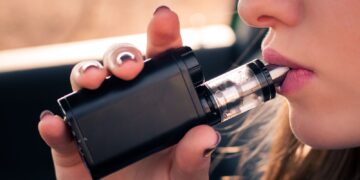 Kinderen die vapen lopen risico op gezondheidsproblemen