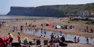Vierde hittegolf van zomer piekt vandaag met 34C in sommige gebieden