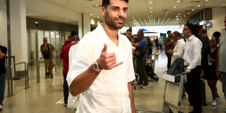 Olympiakos verwelkomt toppuntspeler Mehdi Taremi in Athene