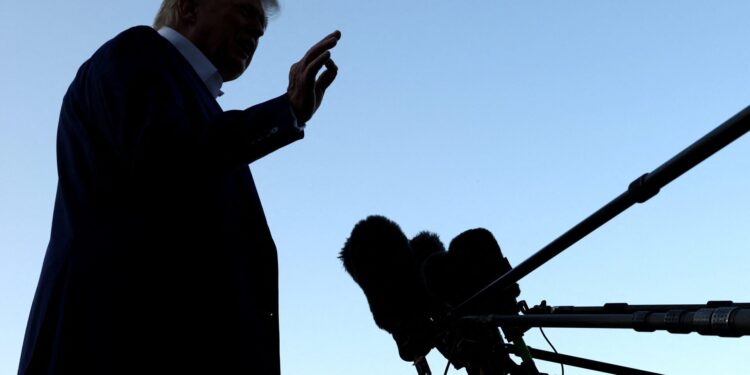 Trump roept op tot aftreden Intel Chief