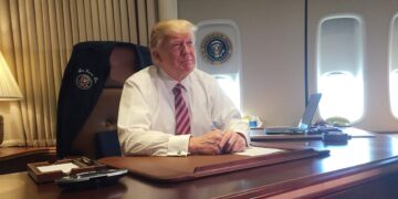 Trump wil territoriumuitwisseling met Oekraïne bespreken tijdens ontmoeting met Poetin in Alaska.