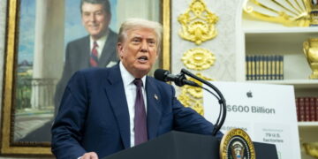 Trump tekent decreet voor uitbreiding studententoelating universiteiten.