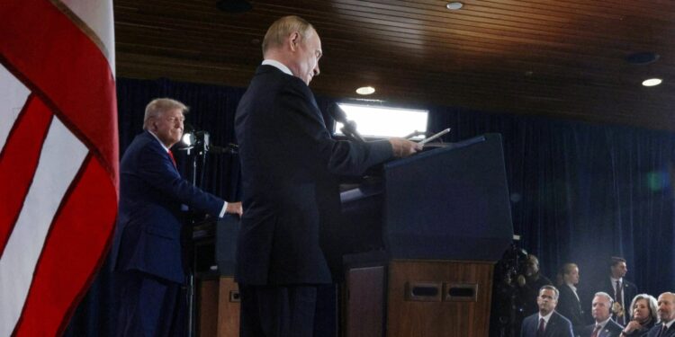 Trump steunt plan Poetin voor territoriumconcessie om oorlog te voorkomen.