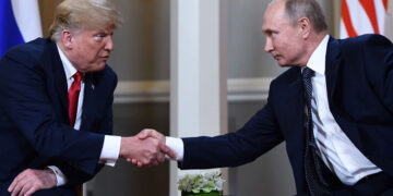 Poetin behaalt eerste overwinning door ontmoeting met Trump in Alaska