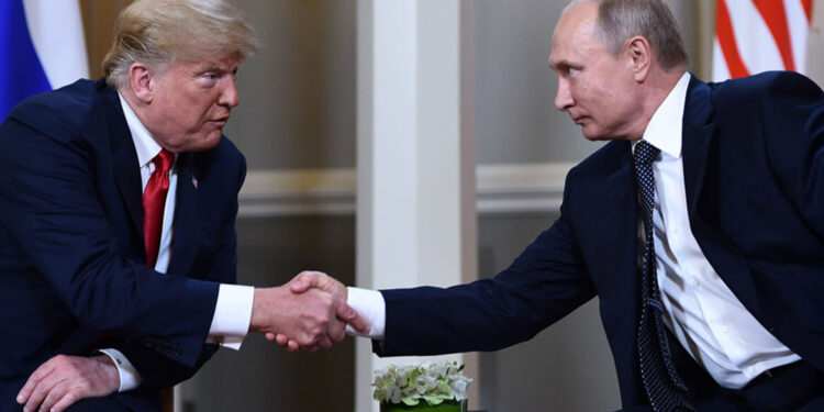 Poetin behaalt eerste overwinning door ontmoeting met Trump in Alaska