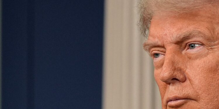 Trump beschuldigt van manipulatie van arbeidsgegevens, wil verantwoordelijke afwijzen