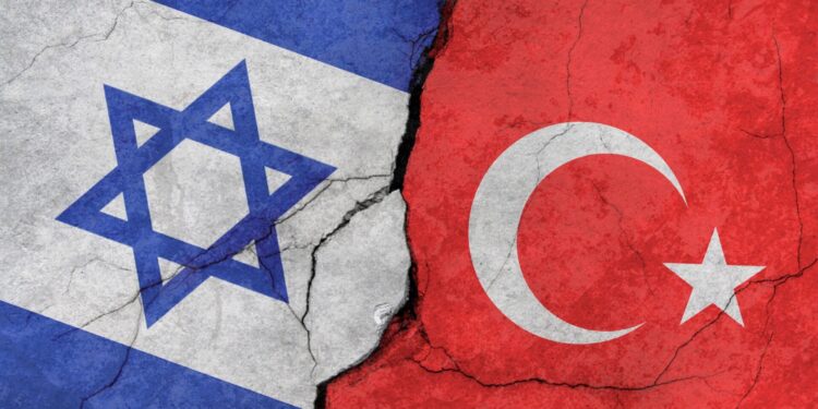 Ankara woedend door Israëlische aanval op Damascus: Fidan bedreigt Israël