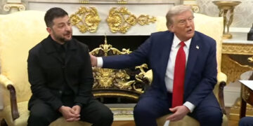 Stijlvolle kostuums en politieke intriges: de journalist die haar drukte